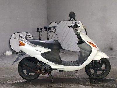 Yamaha GRAND AXIS 100