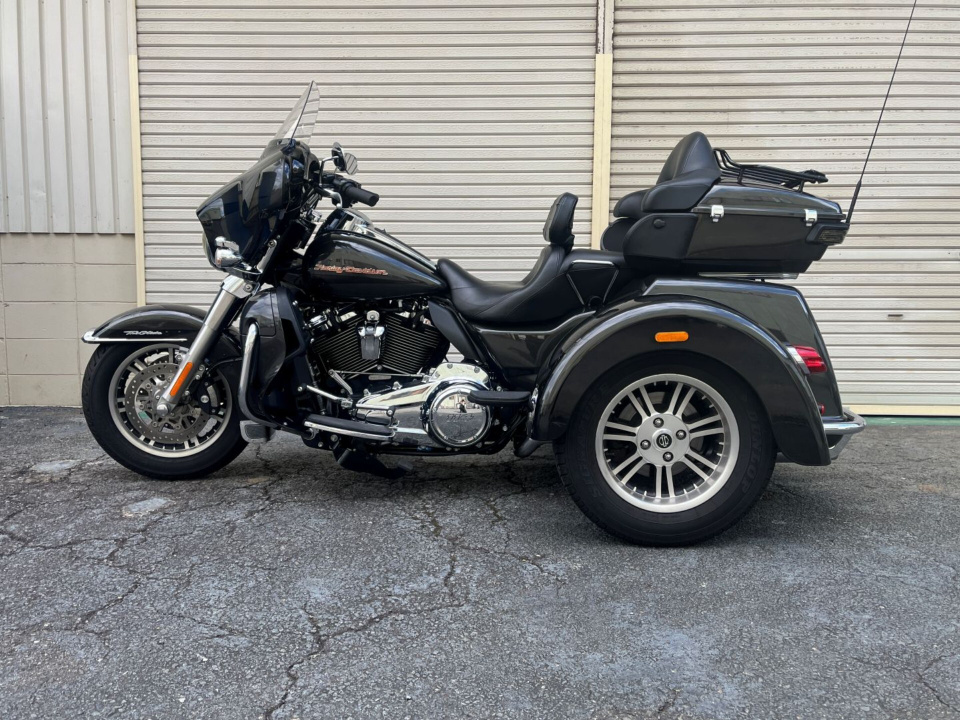 HD TRI GLIDE ULTRA CLASSIC FLHTCUTG1580 — фото 2