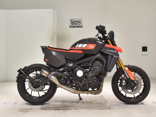 3017] Yamaha XSR900 - RN56J-001254