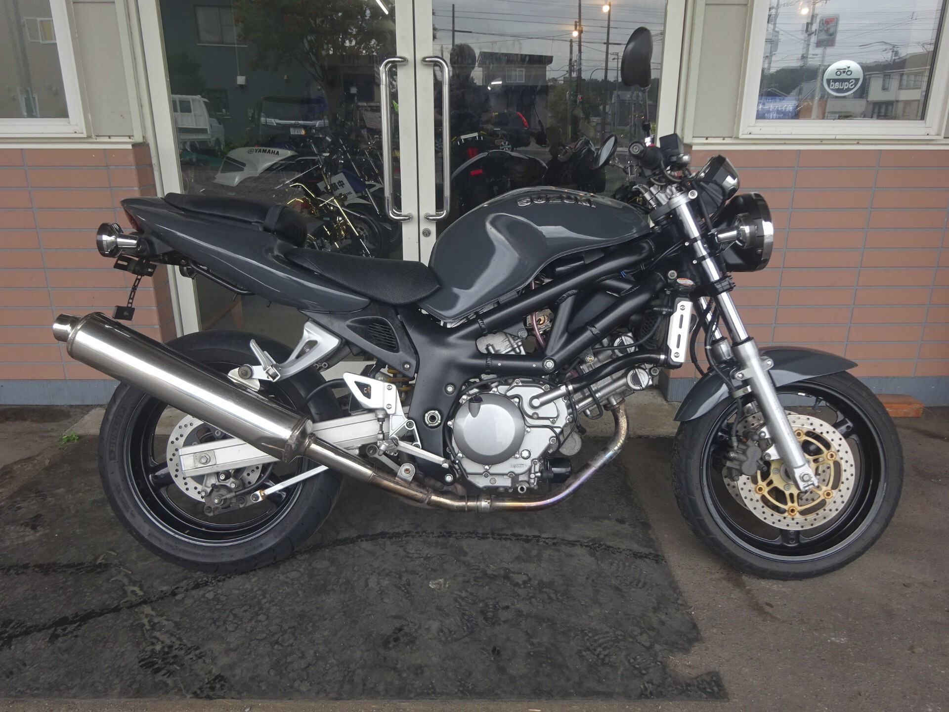 Suzuki SV400