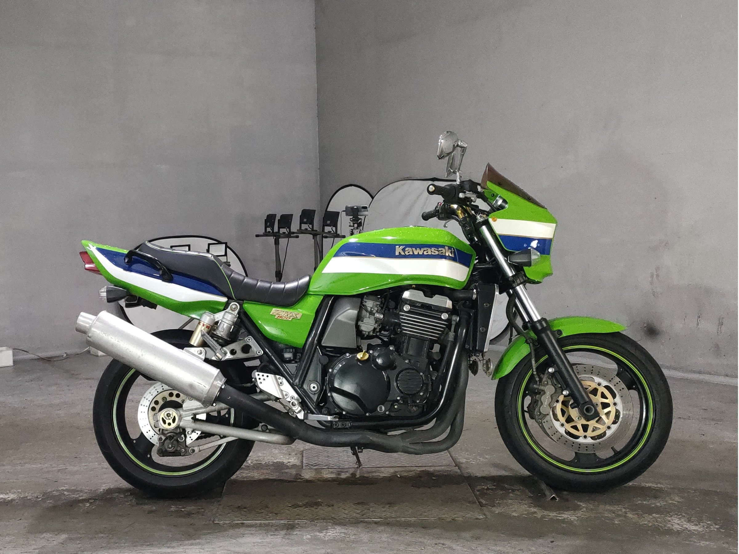 Kawasaki ZRX1100