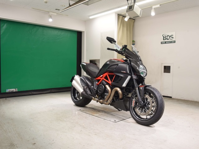 Ducati DIAVEL CARBON — фото 3