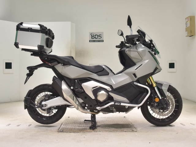 Honda X-ADV750-2
