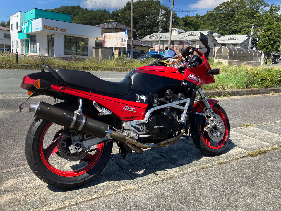 Kawasaki GPZ900R — фото 4