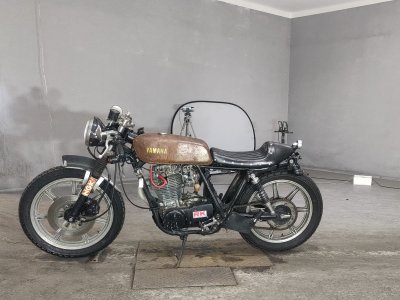 Yamaha SR400 — фото 2