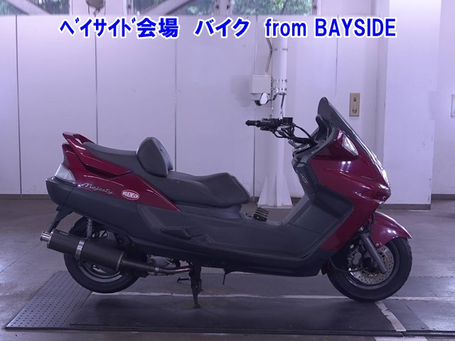 Yamaha MAJESTY250, left