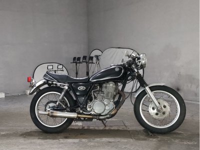Yamaha SR400