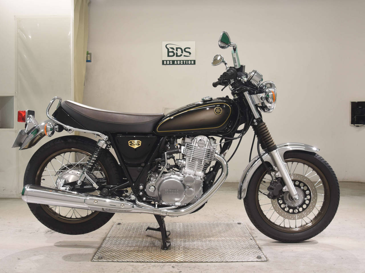 Yamaha SR400