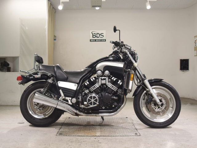 Yamaha V-MAX1200
