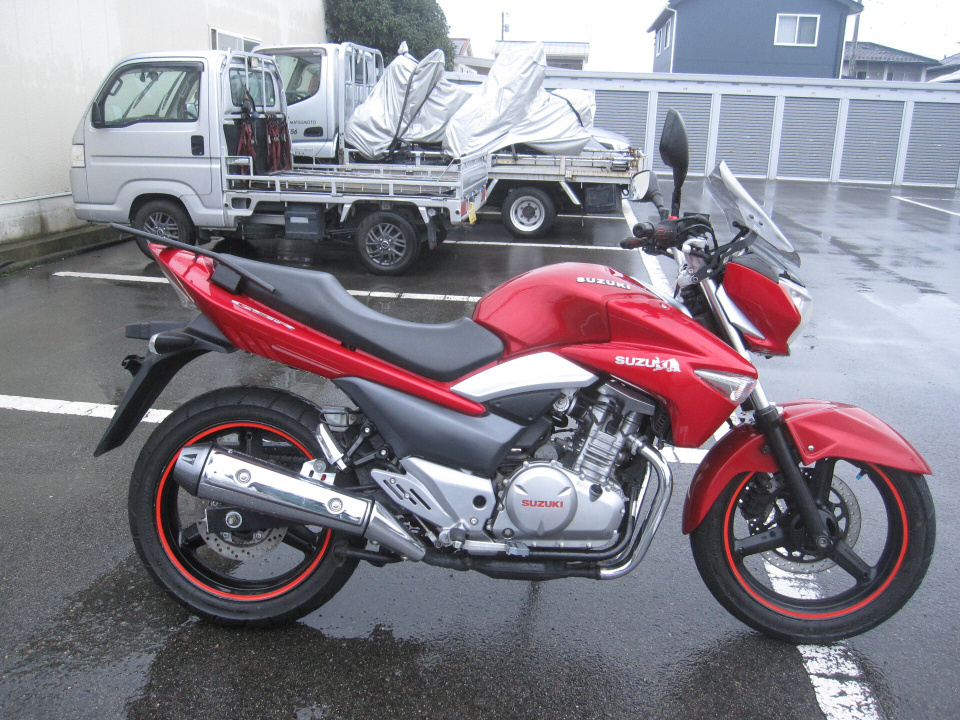 Suzuki GSR250
