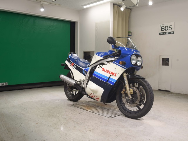 Suzuki GSX-R750 — фото 3