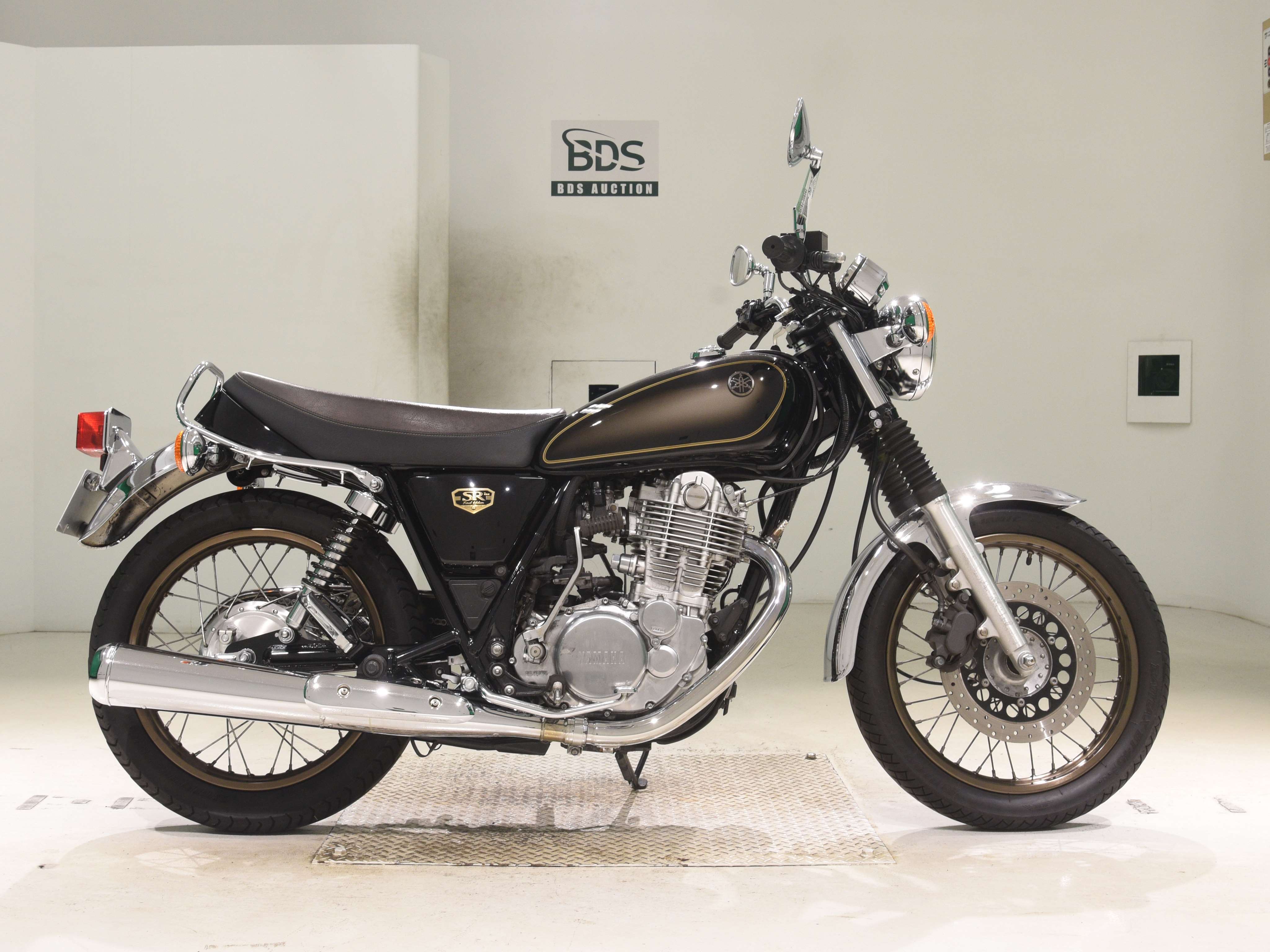 Yamaha SR400