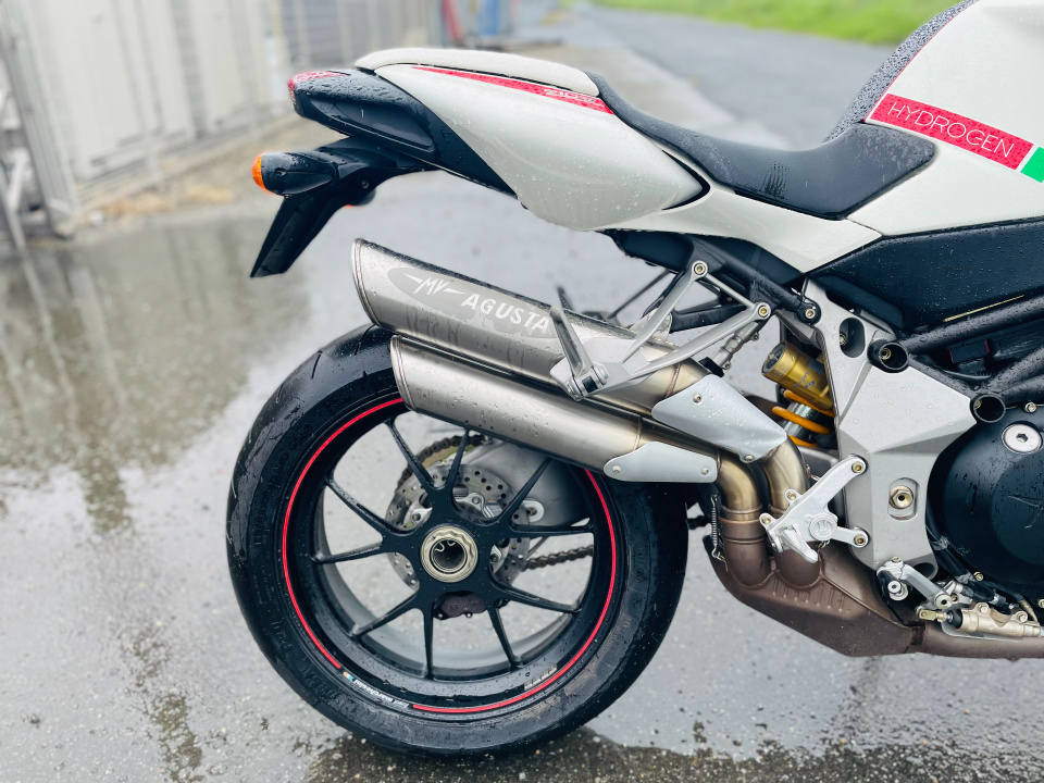 MV Agusta BRUTALE 910R — фото 13