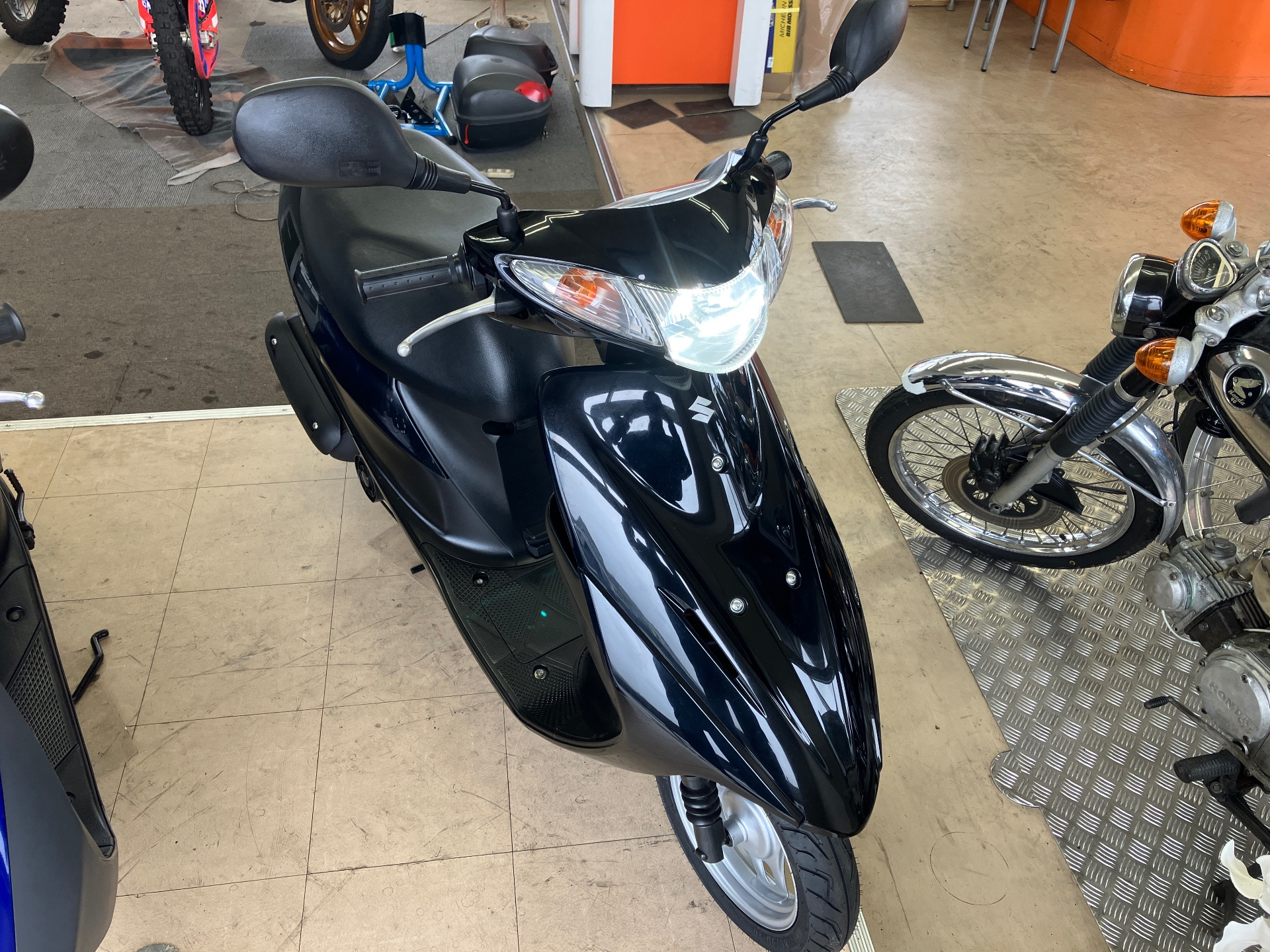 Suzuki ADDRESS V50