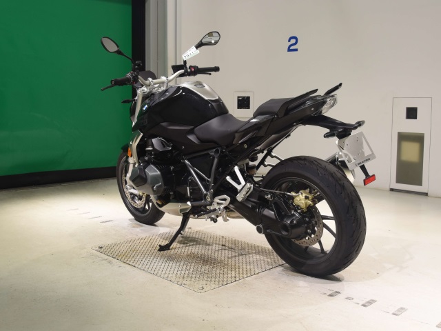 BMW R1250R — фото 6