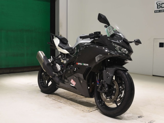 Kawasaki ZX-4R SE — фото 3
