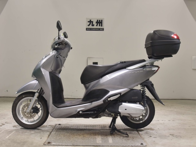 Honda LEAD125 — фото 2