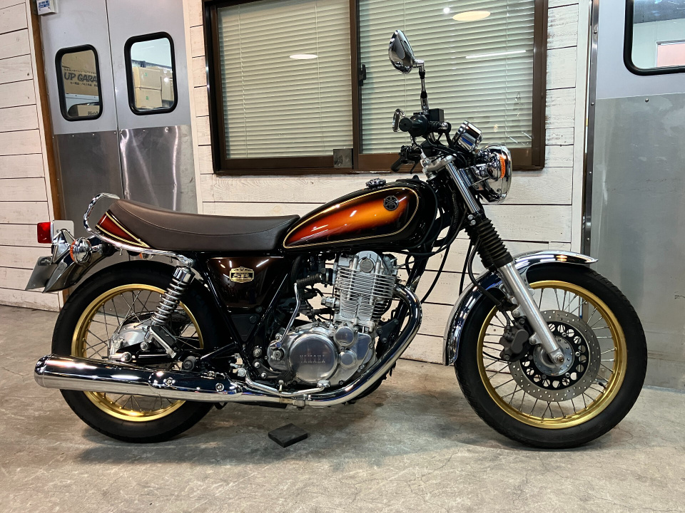 Yamaha SR400