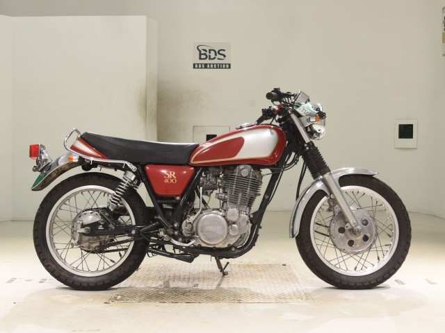 Yamaha SR400