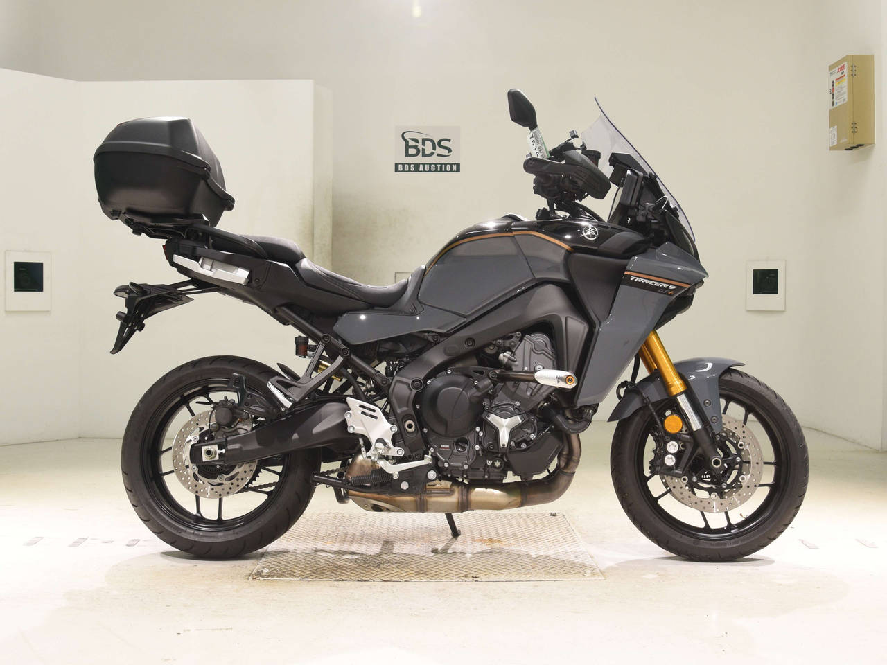 Yamaha TRACER9 GT+, right