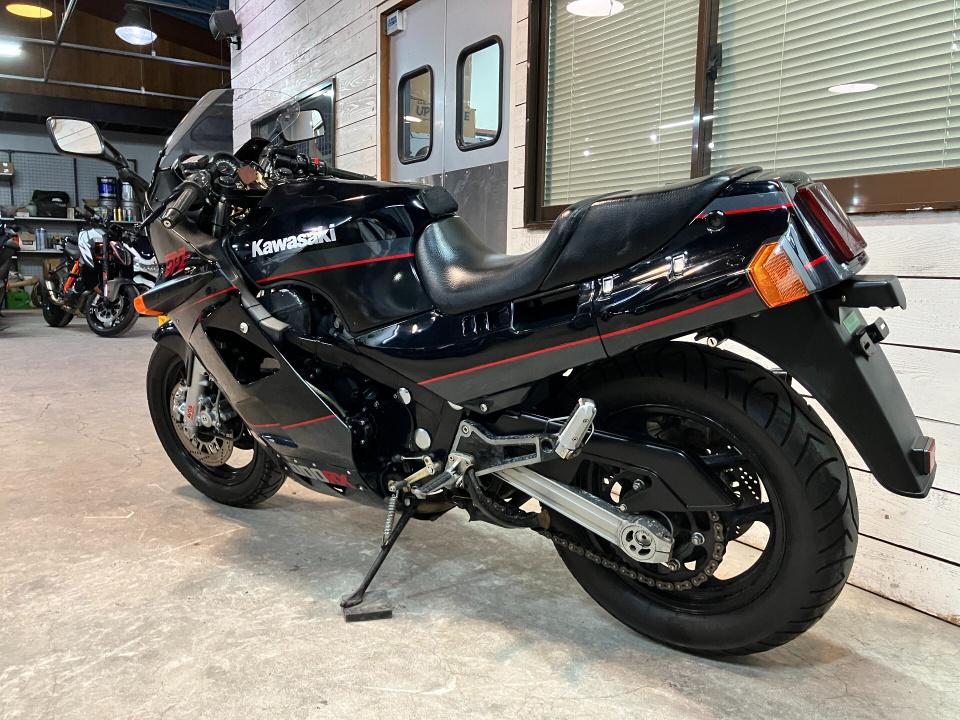 Kawasaki GPZ1000RX — фото 9