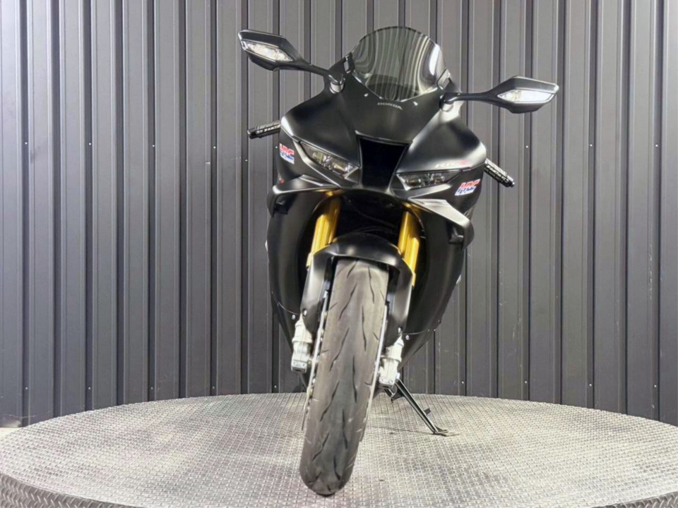 Honda CBR1000RR-R FB — фото 7