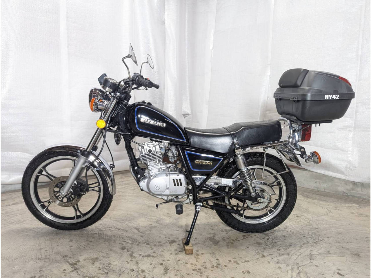 Suzuki GN125H