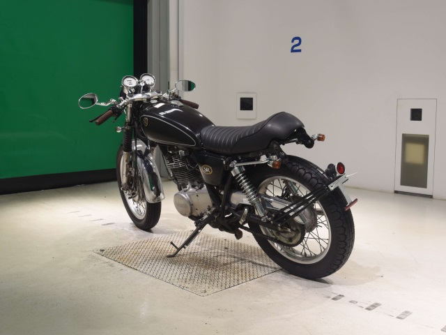 Yamaha SR400-2 — фото 6
