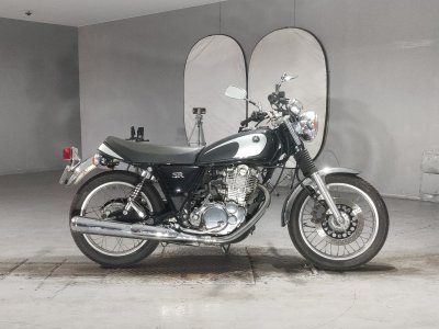 Yamaha SR400