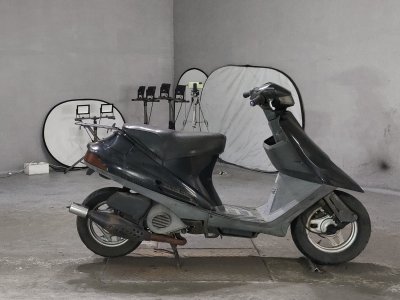 Suzuki ADDRESS V100