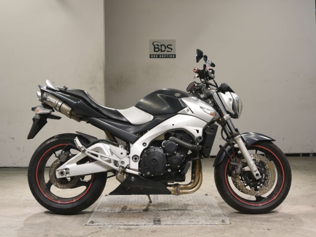 Suzuki GSR400