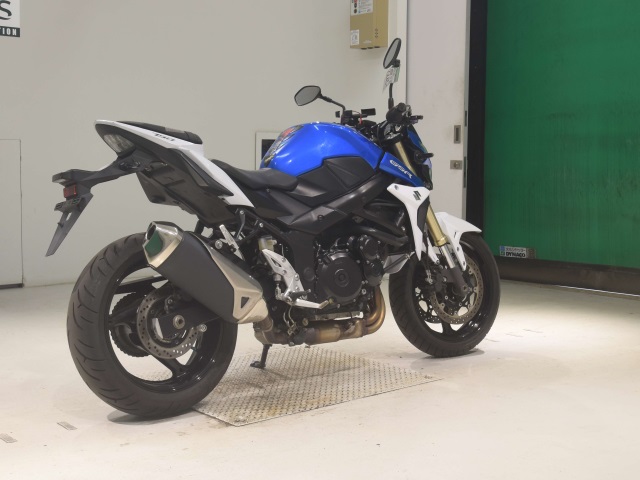 Suzuki GSR750A — фото 5