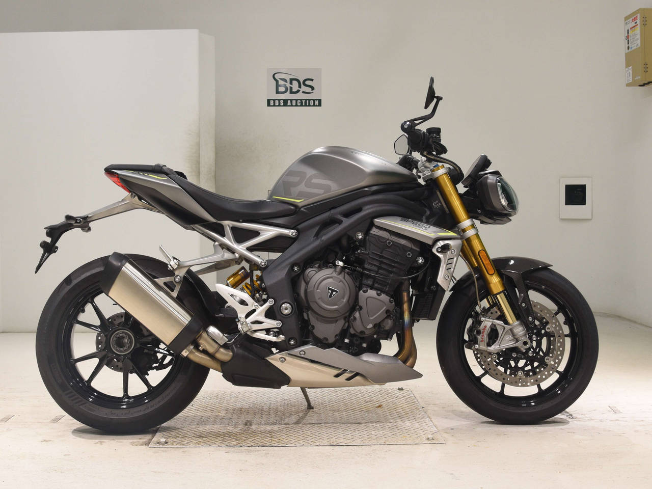 Triumph SPEED TRIPLE RS, right