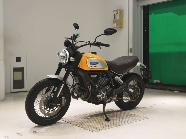 Ducati SCRAMBLER 803 CLASSIC — фото 4
