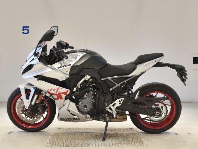 Suzuki GSX-8R — фото 2