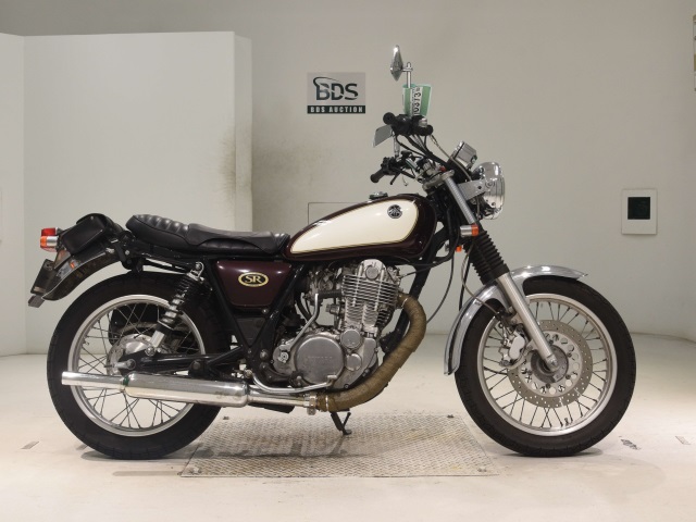 Yamaha SR400