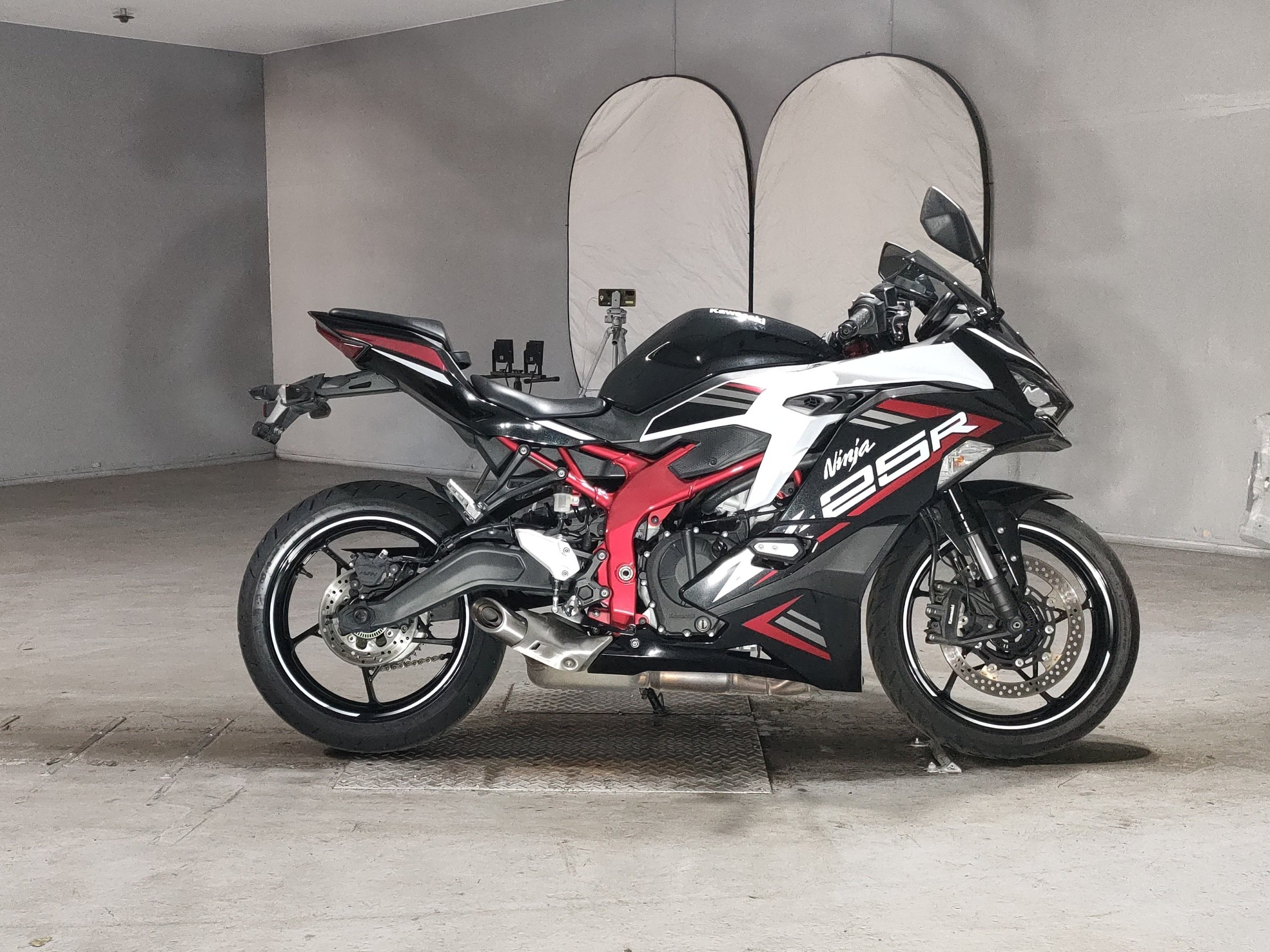 Kawasaki NINJA ZX-25R