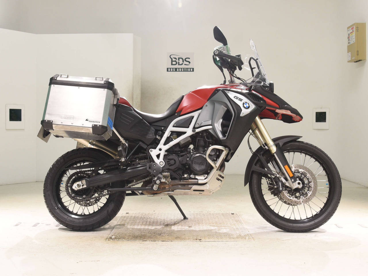 BMW F800GS, right