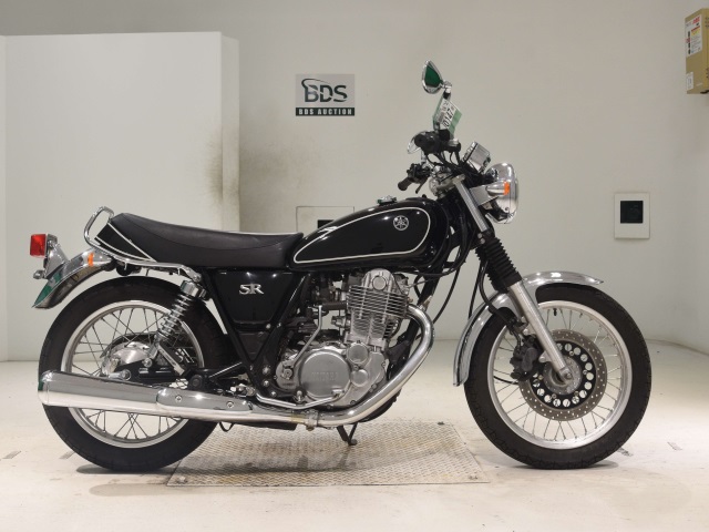 Yamaha SR400