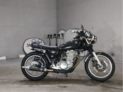 Yamaha SR400