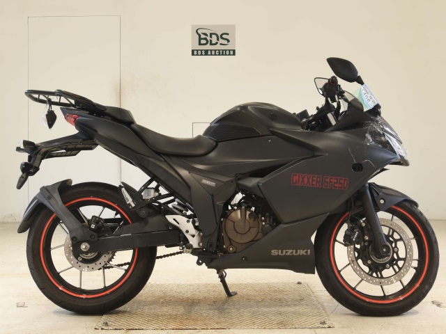 Suzuki GIXXER250