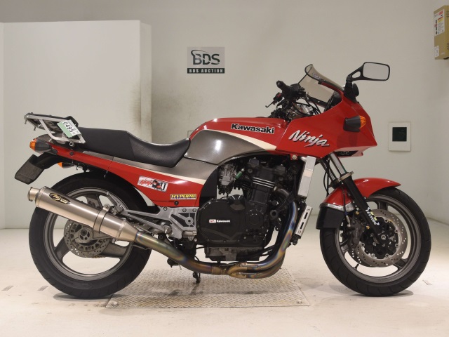 Kawasaki GPZ900R