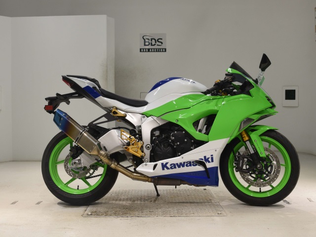 7063] Kawasaki ZX-6R - JKBZX636EFA019325