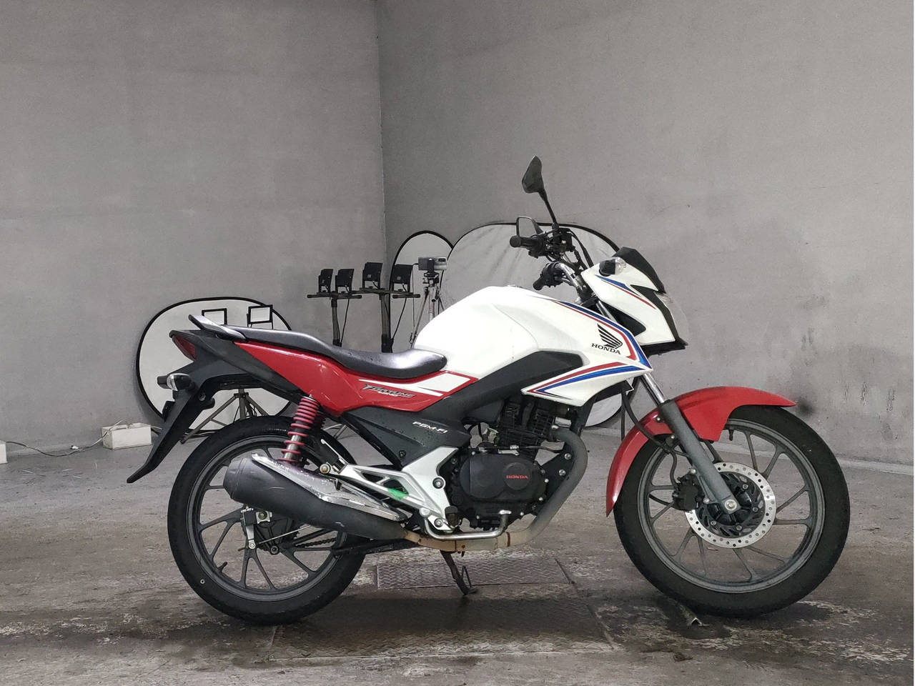 Honda CB125F