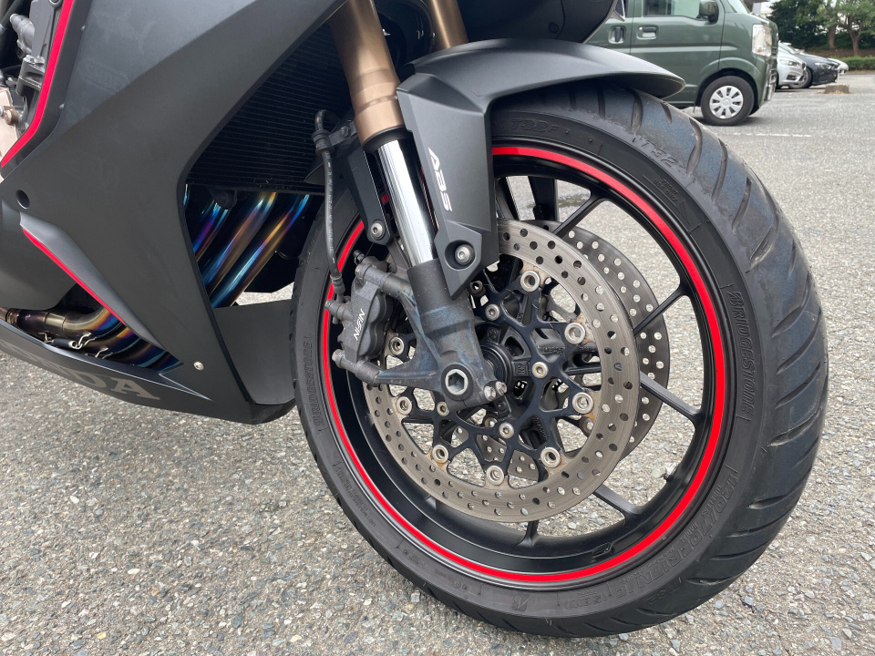 Honda CBR650R — фото 9