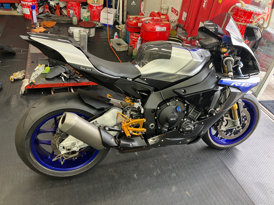 Yamaha YZF-R1M
