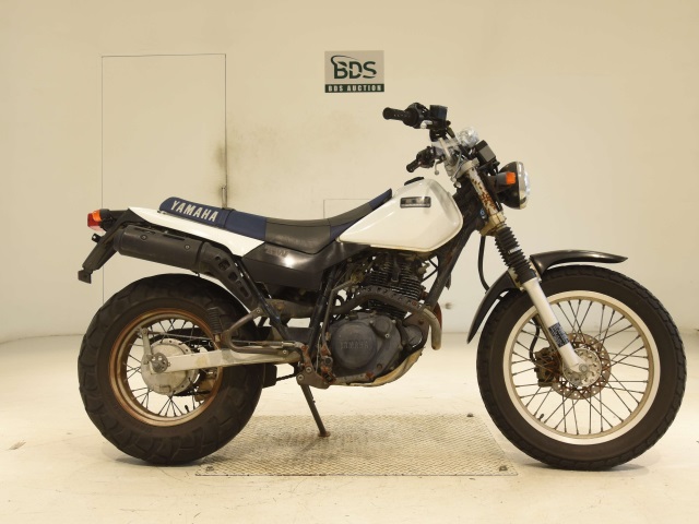 Yamaha TW225