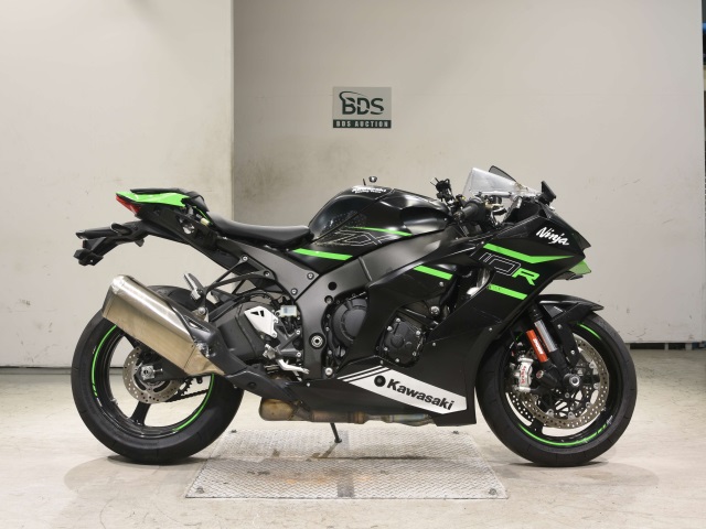 0290] Kawasaki NINJA ZX-10R - ZXT00C-034135