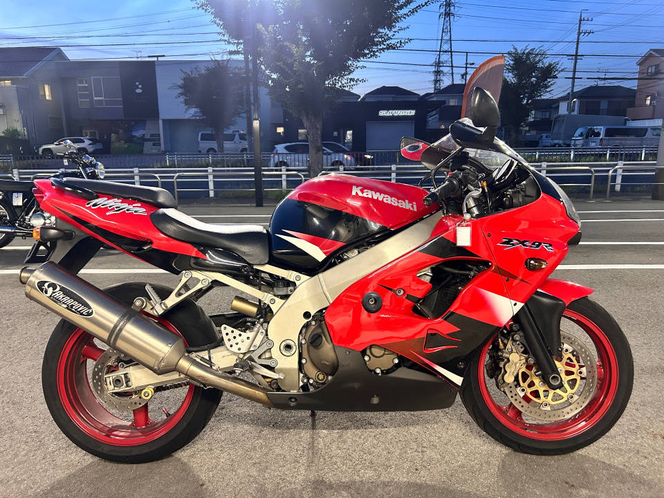 0359] Kawasaki NINJA ZX-9R - JKAZX900EEA015230