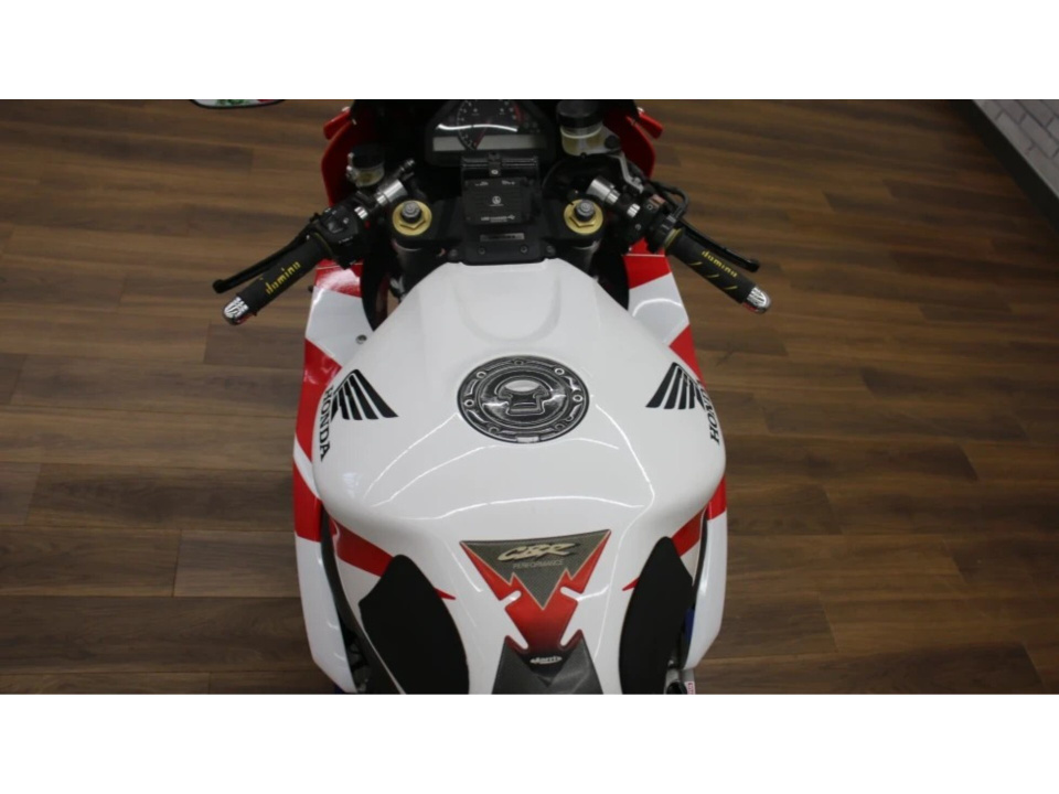 Honda CBR1000RR — фото 4